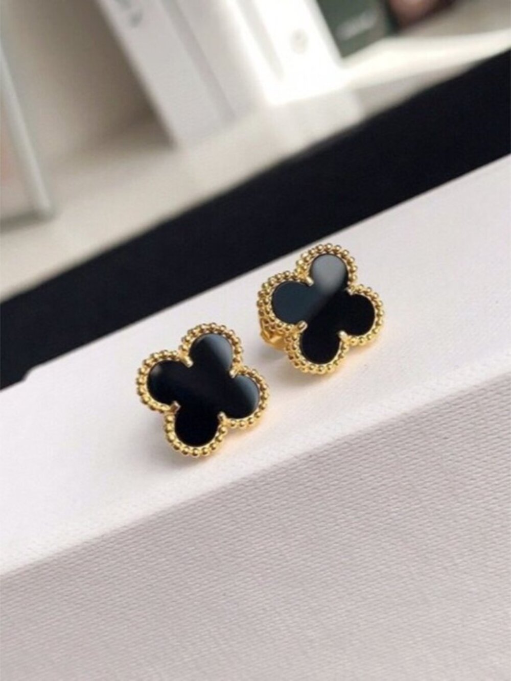☀️❤️Authentic☀️❤️Van Cleef & Arpels Vintage Alhambra Earrings